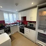Charming Flat In Central London