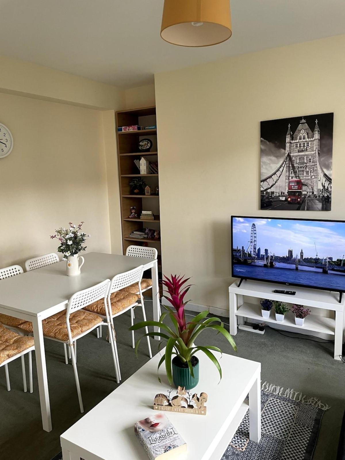 Charming Flat In Londra